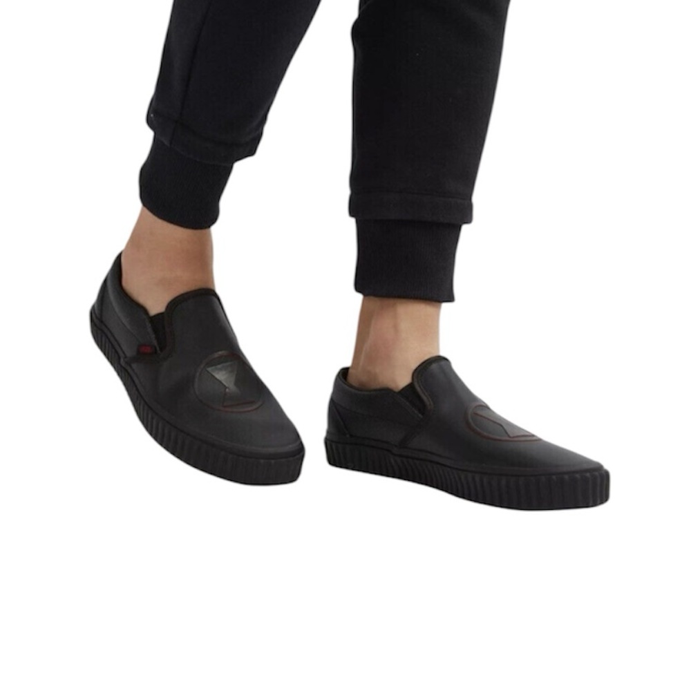 Vans X Marvel slip on  classic Black Widow sneaker shoes women’s 8.5 men’s 7